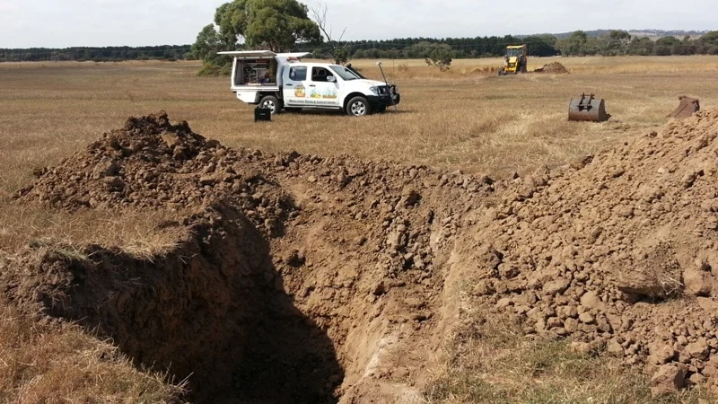 Geelong Cable Locations recording the exact depth of a 2000mm storm water pipeline so that the new freeway can be designed to be built to go over the top of it.